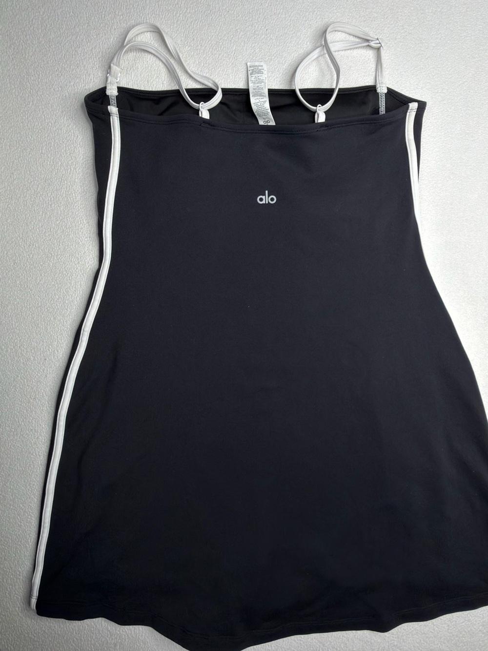 Alo Airbrush Streamlined Dress•Black/White 🖤🤍 - Picture 6 of 14